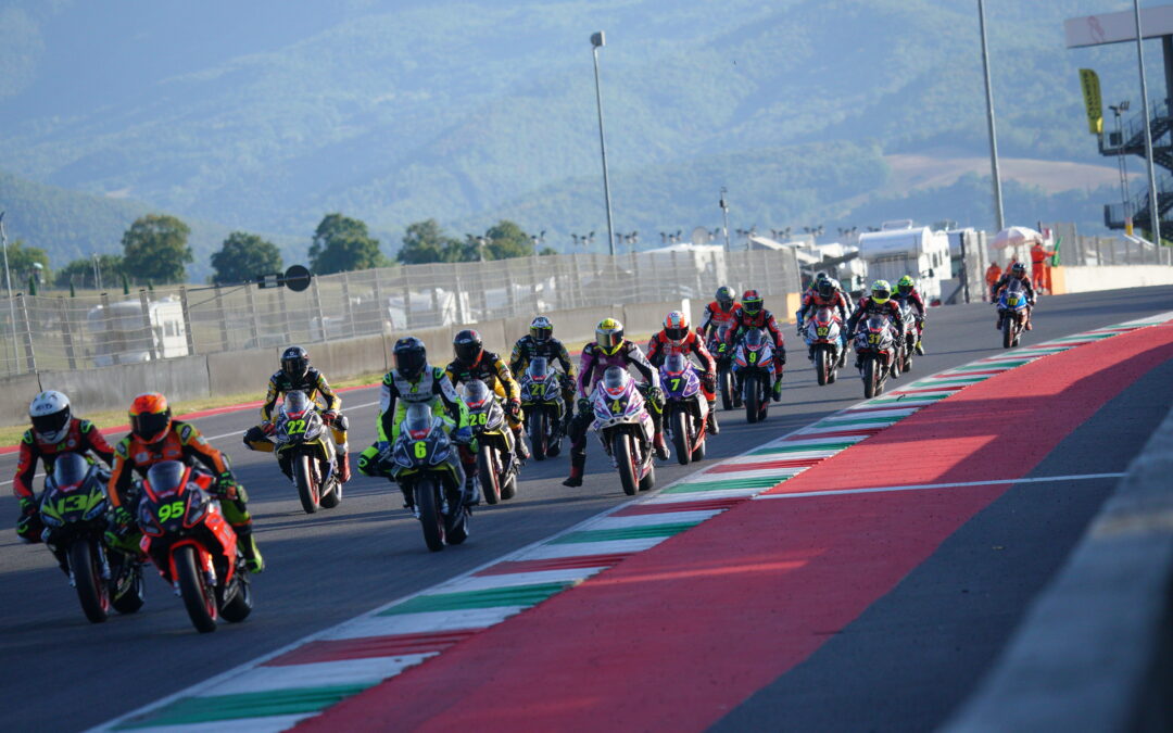 Trofeo Aprilia RS660 in continua crescita di iscritti anche all’ultima tappa di Imola. Colombi vs Bianchi per il titolo
